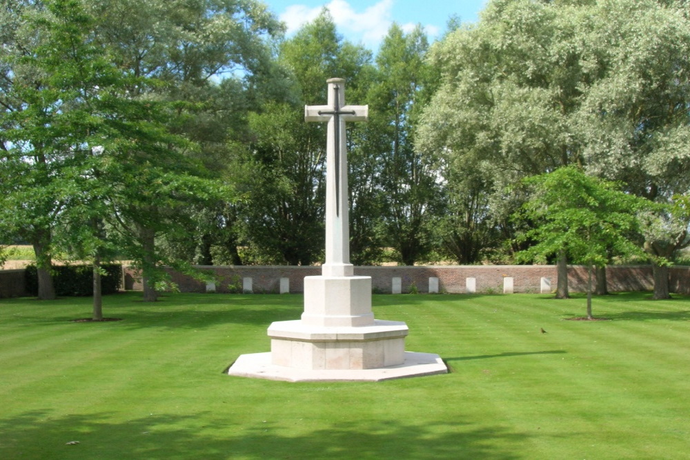 Commonwealth War Cemetery Tuileries #2