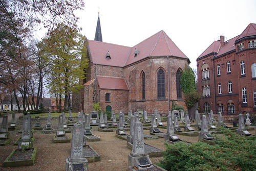 Sovjet Oorlogsgraven Liebfrauenkirche (Jterbog) #1