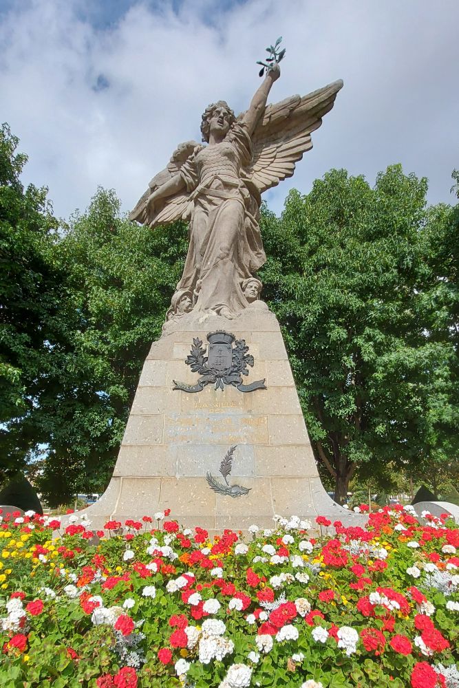 War Memorial Les Sables-d'Olonne #2