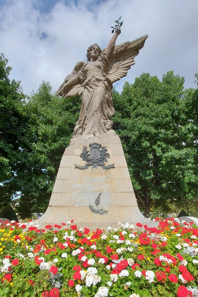 Oorlogsmonument Les Sables-d'Olonne #2