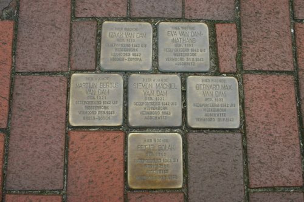 Stolpersteine Stationsweg 42