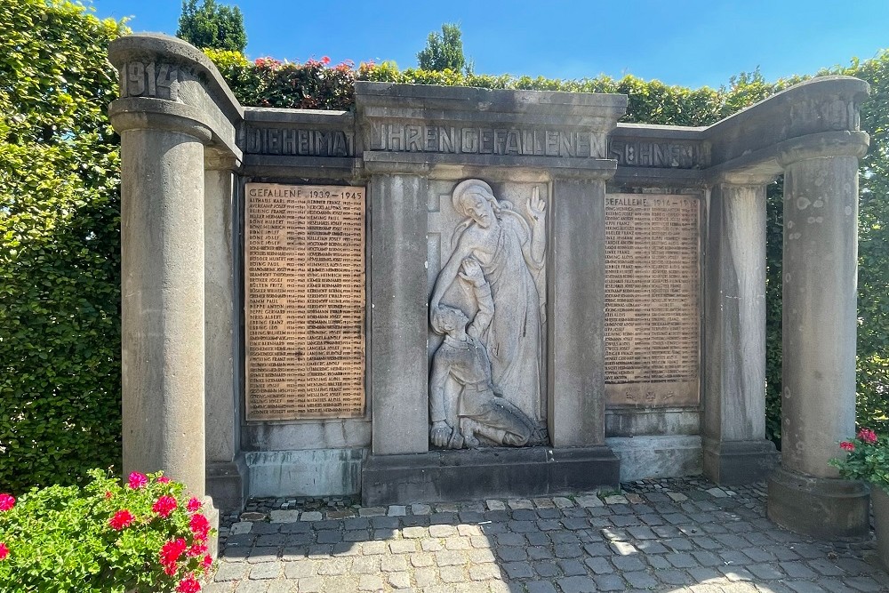 War Memorial Ramsdorf #4