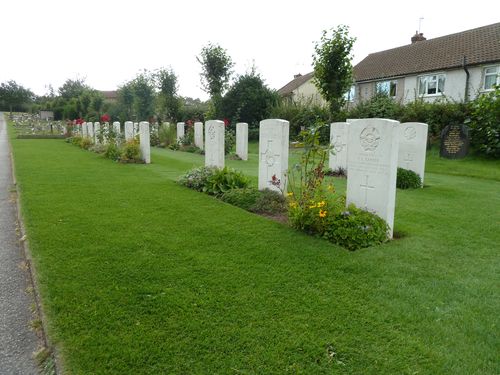 Commonwealth War Graves Ollerton Cemetery #4