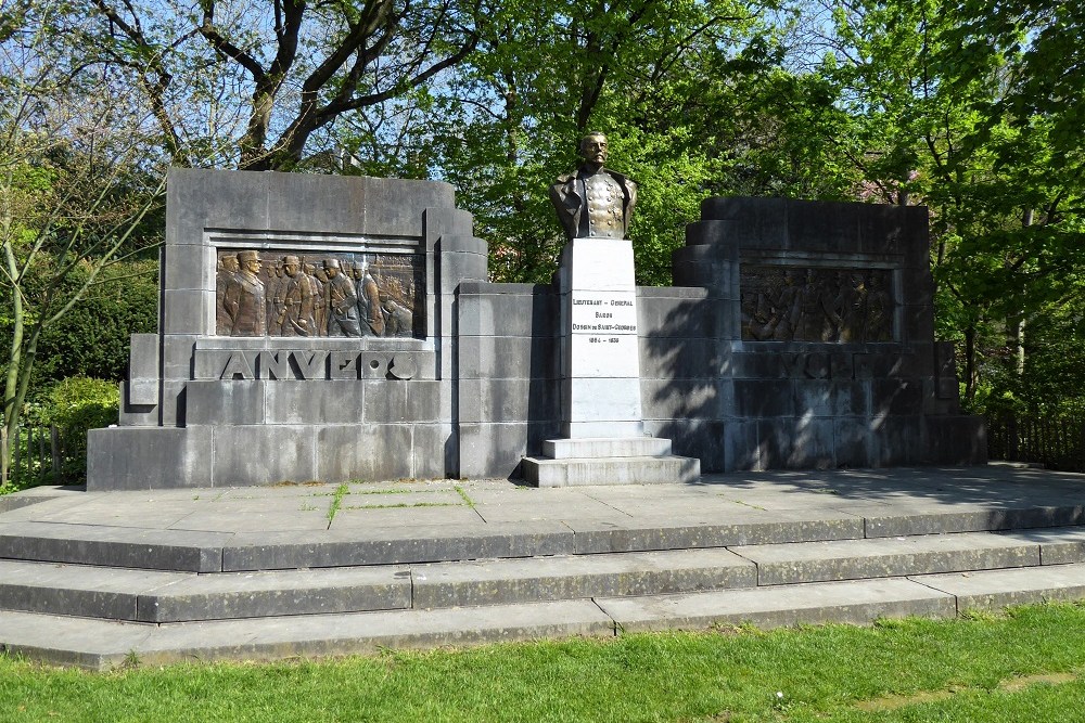 Monument Luitenant-Generaal Dossin de Saint-Georges #1