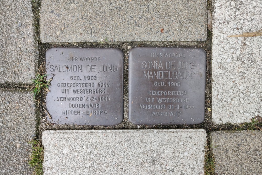 Stolpersteine Borssenburgplein 4/lll