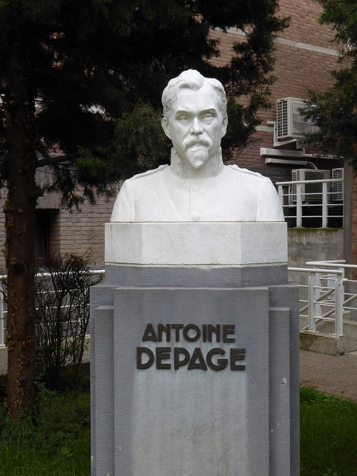 Monument Dr. Antoine Depage #2