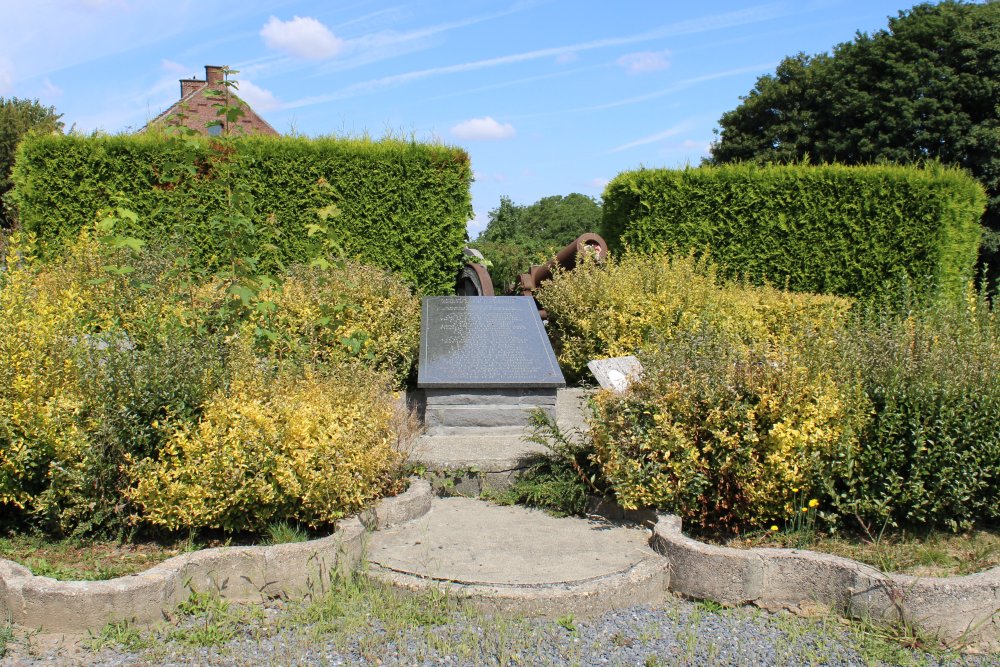 Monument Eerste Wereldoorlog Begraafplaats Jemappes
