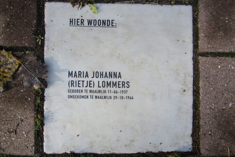 Memorial Stone Sint Crispijnstraat 8 #1