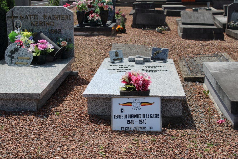 Belgian Graves Veterans Chapelle-lez-Herlaimont #1