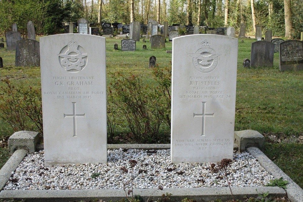 Commonwealth War Graves Municipal Cemetery Hollandscheveld #1