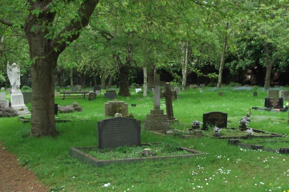 Commonwealth War Graves Corby Cemetery