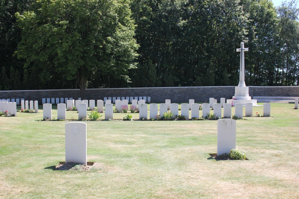 Commonwealth War Cemetery Sanctuary Wood #3