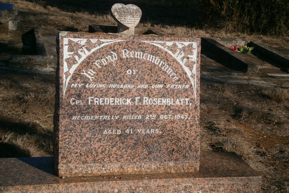 Oorlogsgraf van het Gemenebest Mondure Lutheran Cemetery