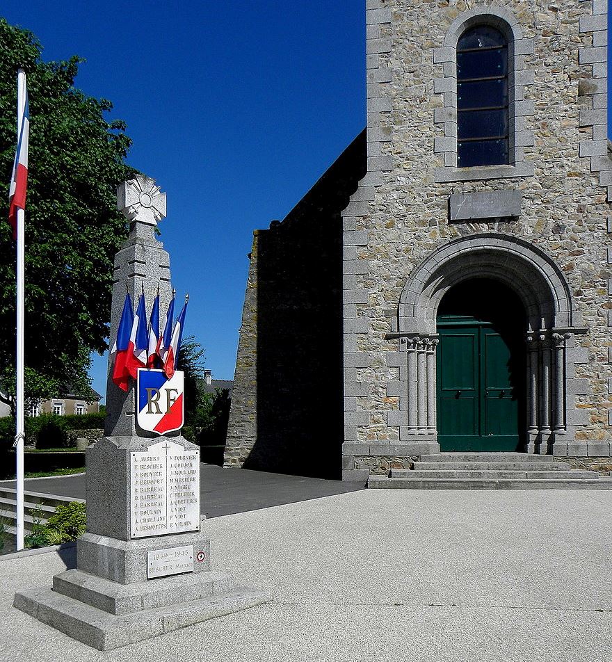 War Memorial Châlons-du-Maine #1