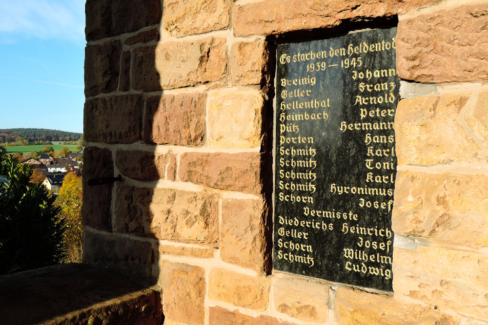 War Memorial Bergbuir #3