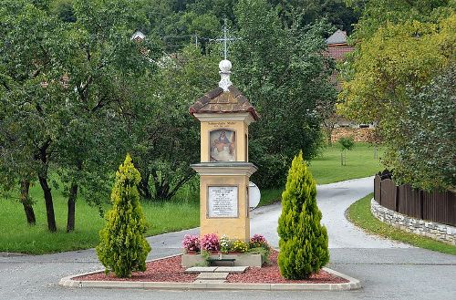 War Memorial Peesen #1