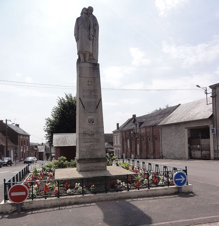 Oorlogsmonument Beaurevoir #1