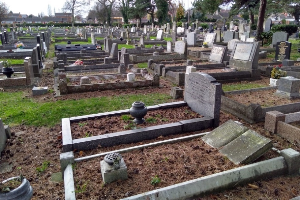 Commonwealth War Graves Mansfield Woodhouse Cemetery #1