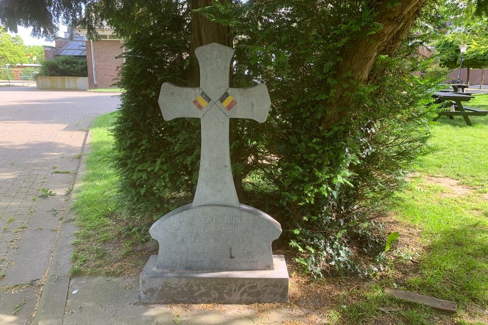 Memorial & Cemetery Guillaume Defauwes