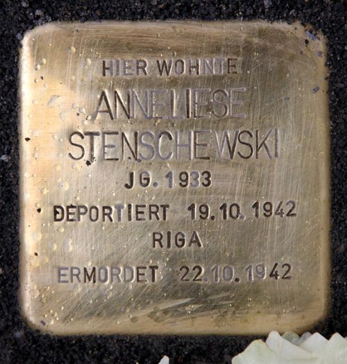 Stolpersteine Schtzenstrae 53