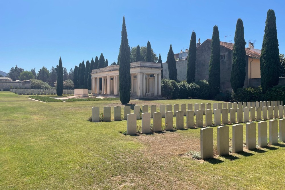 Commonwealth War Cemetery Mazargues