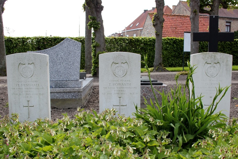Commonwealth War Graves Wulveringem #4