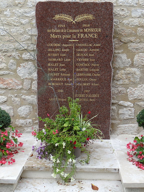 War Memorial Monsgur