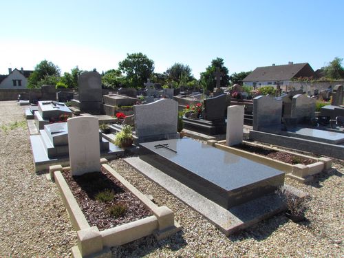 Commonwealth War Graves Bénouville #4