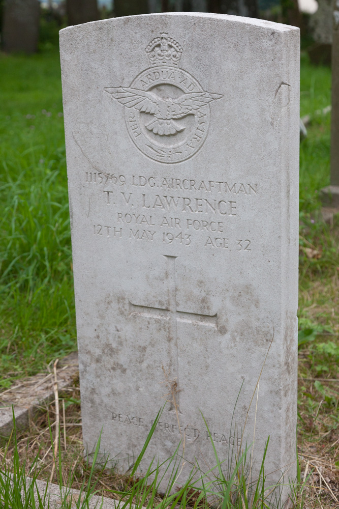 Oorlogsgraven van het Gemenebest St. Giles Churchyard #2