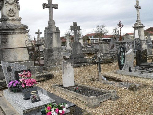 Commonwealth War Grave claron Communal Cemetery