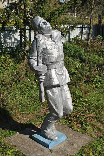 War Memorial Stari Petlykivtsi