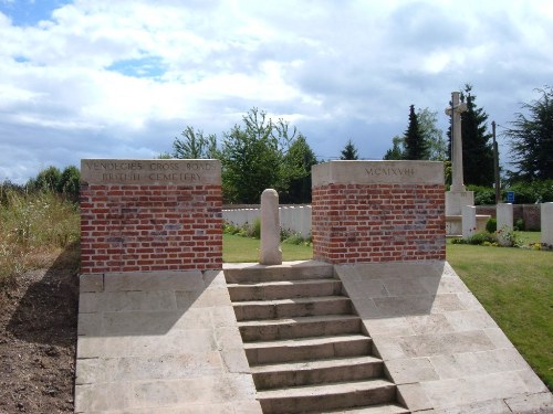 Commonwealth War Cemetery Vendegies Cross Roads