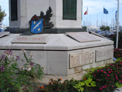 Oorlogsmonument Cannes #3