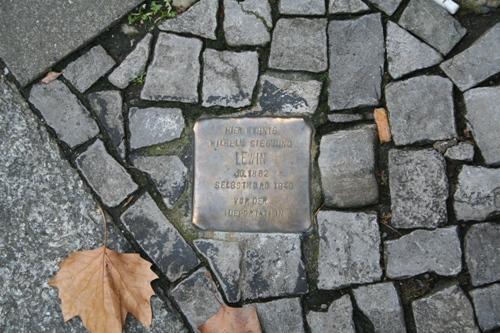 Stolperstein August-Bebel-Straße 48a