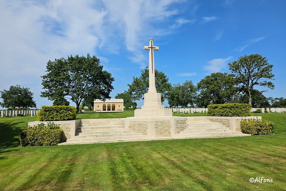 Commonwealth War Cemetery Hottot-les-Bagues #3
