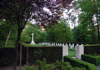 Oorlogsgraven van het Gemenebest Sterksel (Providentia) #3