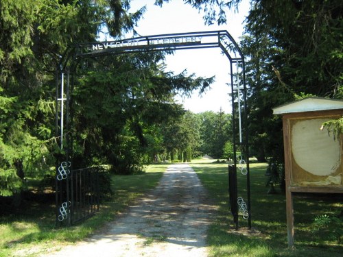 Commonwealth War Grave New Credit Cemetery