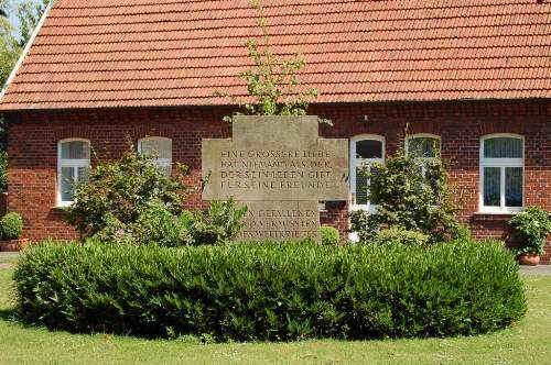 War Memorial Füchtorf #1