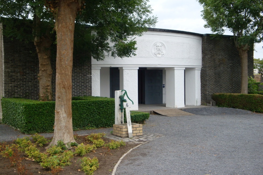 Duits Mausoleum Begraafplaats Leffinge #2