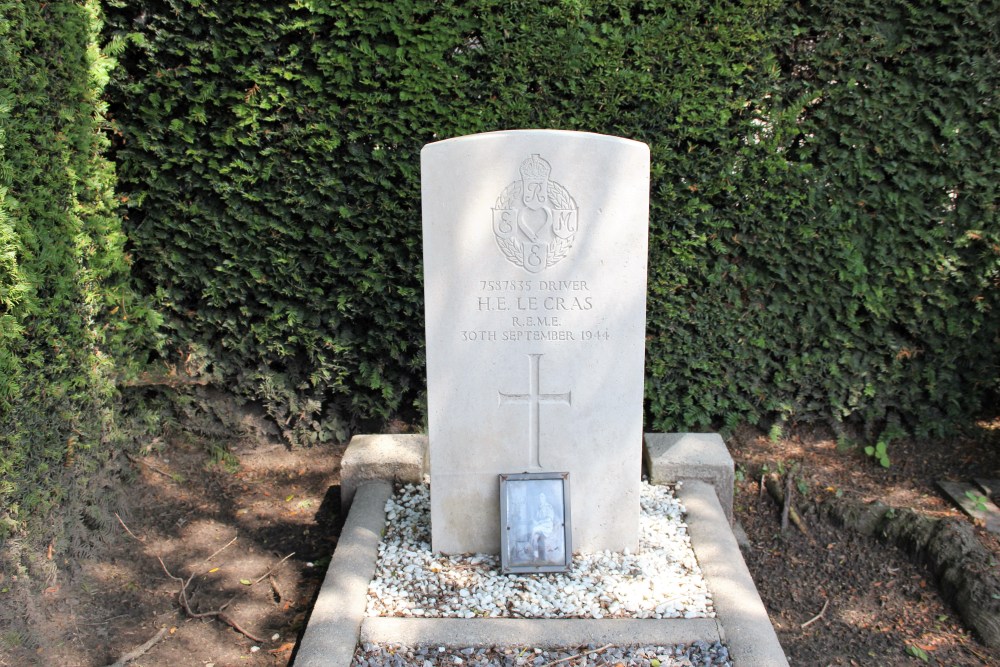 Commonwealth War Grave Arendonk #2