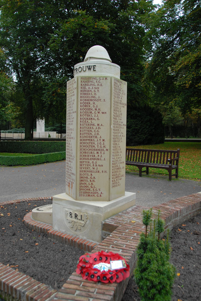Monument 8 R.I. Dutch Military Cemetery Grebbeberg #2
