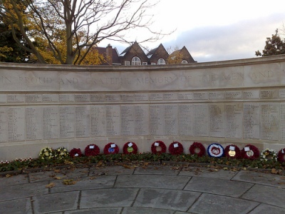 Oorlogsmonument Ealing #2