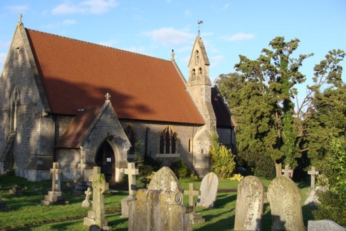 Oorlogsgraven van het Gemenebest St. Luke Churchyard