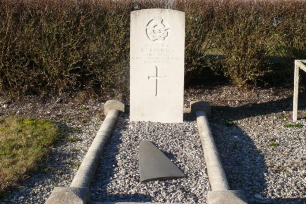 Commonwealth War Grave Vassimont-et-Chapelaine