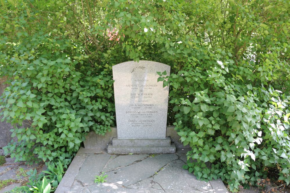 Nederlands Oorlogsgraf Begraafplaats Godesakker Esbeek #1
