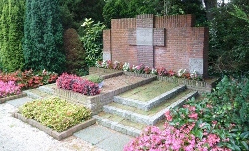 Dutch War Grave Oostvoorne #1