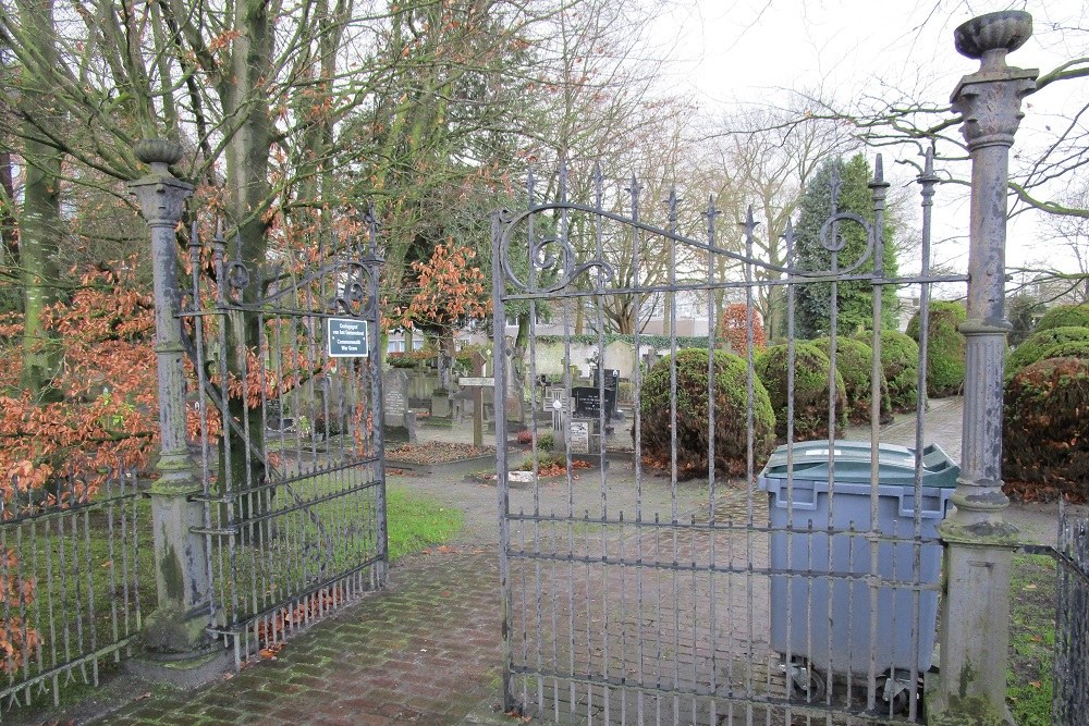 Nederlandse Oorlogsgraven Rooms Katholieke Begraafplaats Ulvenhout #1