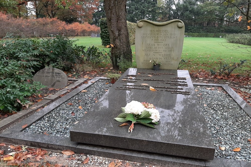 Dutch War Graves Noorderbegraafplaats Hilversum