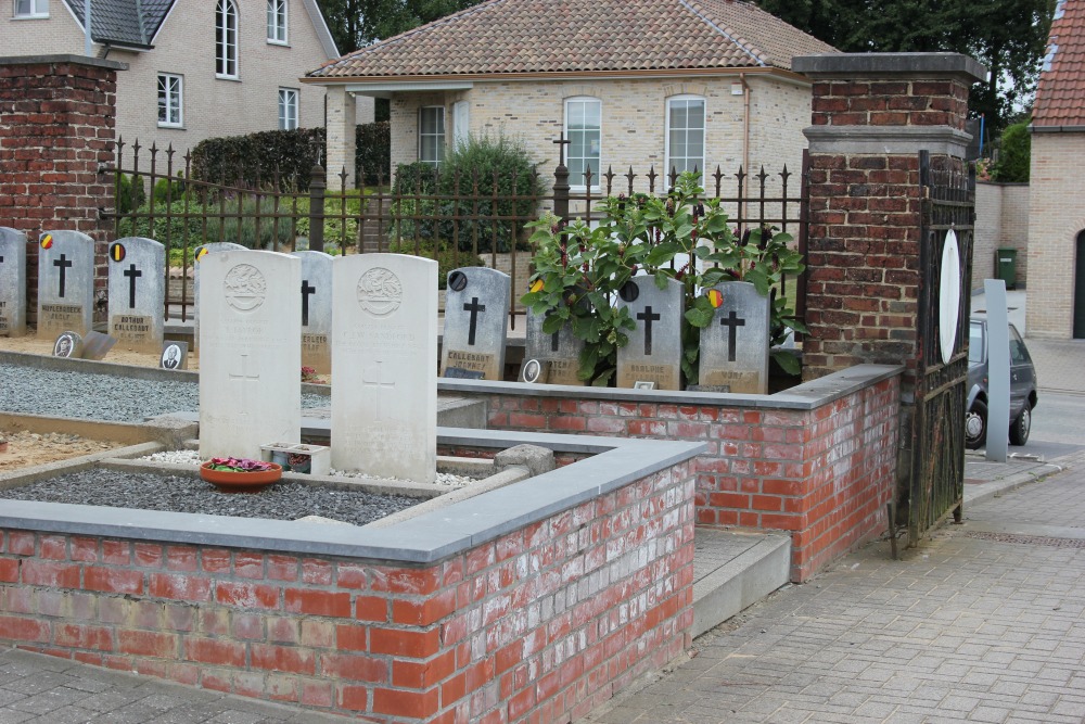 Commonwealth War Graves Mere #2