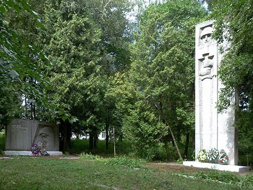 Mass Grave Soviet Soldiers & War Memorial #1